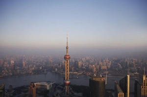 Images Dated 26th October 2005: Pearl Tower at dawn, Shanghai, China, Asia
