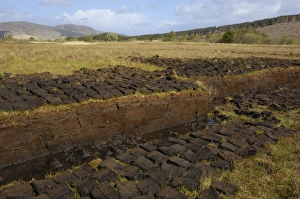 Images Dated 7th May 2009: Peat cutting, Isle of Skye, Inner Hebrides, Scotland, United Kingdom, Europe