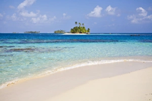 Images Dated 17th January 2008: Pelican Island, Comarca de Kuna Yala, San Blas Islands, Panama, Central America