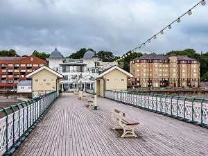 Cloudy Weather Prints: Penarth Pier, Penarth, Vale of Glamorgan, Wales, United Kingdom, Europe