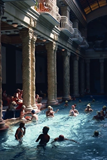 People bathing in the Hotel Gellert Baths