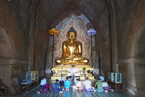 Bagan Prints: People praying, Htilominlo Pahto temple, Bagan (Pagan), Myanmar (Burma), Asia