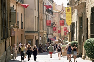 People in the Rue Gaston-de-Saporta, Aix-en-Provence, Bouches du Rhone