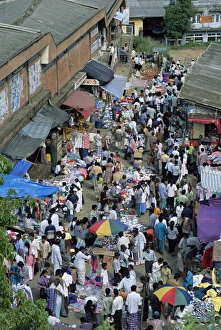 Sinelese Prints: People shopping at the market