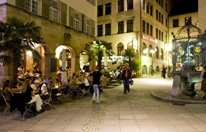 Stuttgart Prints: People sitting at outdoor cafes and restaurants