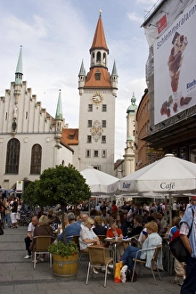 Alt Stadt Prints: People sitting at an outdoors cafe in front of the old city hall