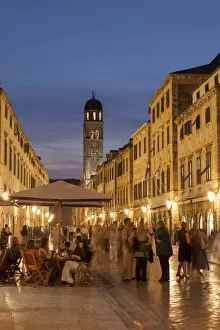 Images Dated 10th June 2010: People strolling and cafes, Placa lit up at dusk, Dubrovnik, Croatia, Europe