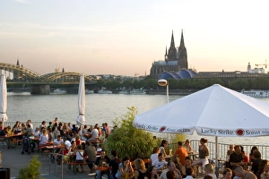 Alt Stadt Prints: People at trendy Rheinterrassen bar and restaurant