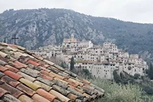 Images Dated 10th January 2010: Perched village of Peillon, Alpes-Maritimes, Cote d Azur, French Riviera