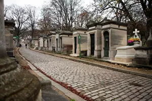 Images Dated 7th December 2009: Pere Lachaise cemetery, Paris, France, Europe