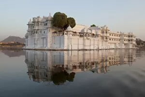 Images Dated 15th April 2009: Perfect reflection of Lake Palace Hotel, situated in the middle of Lake Pichola, in Udaipur