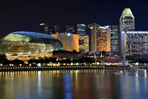 Images Dated 4th August 2010: The performing arts centre known as the Esplanade Theatres on the Bay