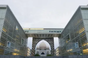 Images Dated 6th September 2009: Persiaran Perdana, Putrajaya Corporation Complex, Putrajaya, Malaysia, Southeast Asia