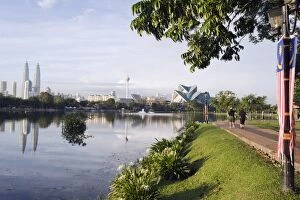 Images Dated 29th August 2009: Petronas Towers, KL Tower and Istana Budaya National Theatre, Lake Titiwangsa