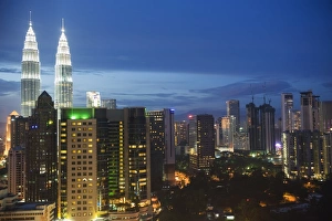 Images Dated 20th September 2009: Petronas Towers, Kuala Lumpur, Malaysia, Southeast Asia, Asia