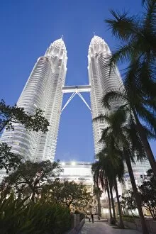Images Dated 26th September 2009: Petronas Towers, Kuala Lumpur, Malaysia, Southeast Asia, Asia