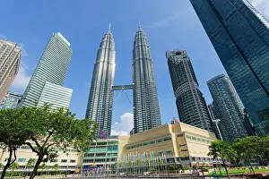 Avenue Prints: Petronas twin towers, Kuala Lumpur, Malaysia, Asia