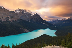 Peyto Lake at Sunset, Banff National Park, UNESCO World Heritage Site, Rocky Mountains