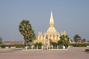 Images Dated 9th January 2008: Pha That Luang, Vientiane, Laos, Indochina, Southeast Asia, Asia