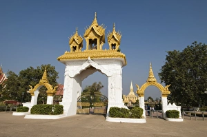 Images Dated 9th January 2008: Pha That Luang, Vientiane, Laos, Indochina, Southeast Asia, Asia