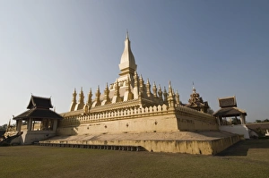 Images Dated 9th January 2008: Pha That Luang, Vientiane, Laos, Indochina, Southeast Asia, Asia