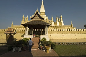 Images Dated 9th January 2008: Pha That Luang, Vientiane, Laos, Indochina, Southeast Asia, Asia