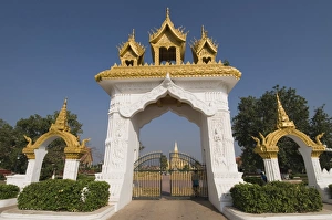 Images Dated 9th January 2008: Pha That Luang, Vientiane, Laos, Indochina, Southeast Asia, Asia