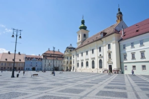 Images Dated 22nd June 2008: Piata Mare (Grand Square), Sibiu, Romania, Europe