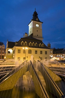 Images Dated 28th September 2006: Piata Sfatului, the centre of medieval Brasov, the Council House (Casa Sfatului)