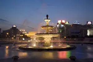Piata Unirii fountain with the Palace of Parliament building behind, Piata Unirii