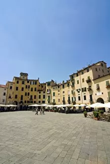 Images Dated 21st June 2008: Piazza Anfiteatro, Lucca, Tuscany, Italy, Europe