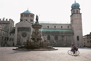 Piazza Duomo Prints: Piazza Duomo