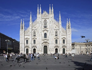 Images Dated 22nd June 2009: Piazza Duomo, Milan, Lombardy, Italy, Europe