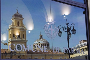Images Dated 13th May 2008: Piazza Garibaldi reflected in the glass of the Town Hall, Parma, Emilia Romagna