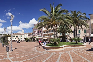 Livorno Province Prints: Piazza Matteotti, Porto Azzuro, Island of Elba, Livorno Province, Tuscany, Italy, Europe