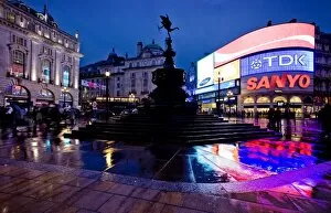 Images Dated 15th September 2009: Piccadilly Circus, London, England, United Kingdom, Europe
