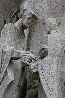 Barcelona Prints: Pilate washing his hands and his wife Claudia, sculpture by Joseph Maria Subirachs