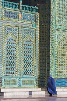 Pilgrim at the shrine of Hazrat Ali, who was assassinated in 661, Mazar-I-Sharif