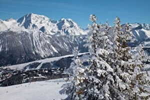 The pistes above Courchevel 1850 ski resort in the Three Valleys (Les Trois Vallees)