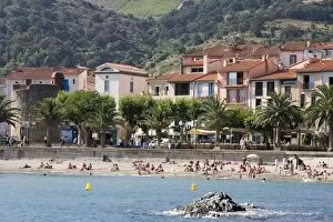 Images Dated 29th July 2007: Plage de Port d Avall, Collioure, Pyrenees-Orientales, Languedoc, France, Europe