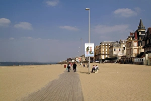 Calvados Prints: The Planche, broadwalk and beach, corniche, Trouville, Calvados, Cote Fleurie