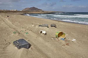 Cape Verde Prints: Plastic pollution on the beach at Baia Parda