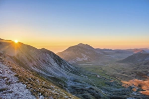 Plateau Prints: Plateau Campo Imperatore at sunrise, Gran Sasso e Monti della Laga National Park