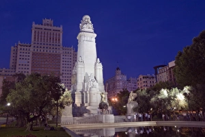 Images Dated 17th August 2007: Plaza de Espana, Madrid, Spain, Europe