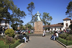 Images Dated 3rd November 2008: Plaza Gertrudis Bocanegra, Patzcuaro, Michoacan state, Mexico, North America