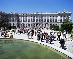 Images Dated 16th January 2000: Plaza de Oriente and Palacio Real