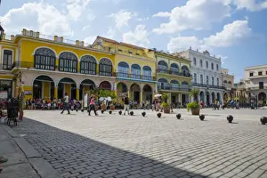 Plaza Vieja Prints: Plaza Vieja, Habana Vieja, UNESCO World Heritage Site, Havana, Cuba, West Indies