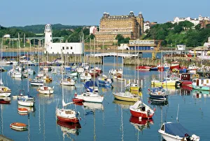 Scarborough Prints: Pleasure boats in the harbour at Scarborough