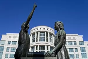 Images Dated 11th July 2010: Pledge of Allegiance Statue and Scott M. Matheson Courthouse, Salt Lake City