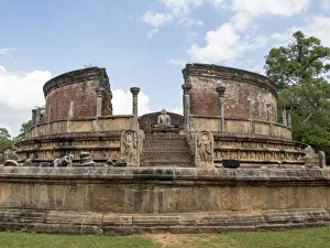 Worshipping Prints: The Polonnaruwa Vatadage dating back to the Kingdom of Polonnaruwa